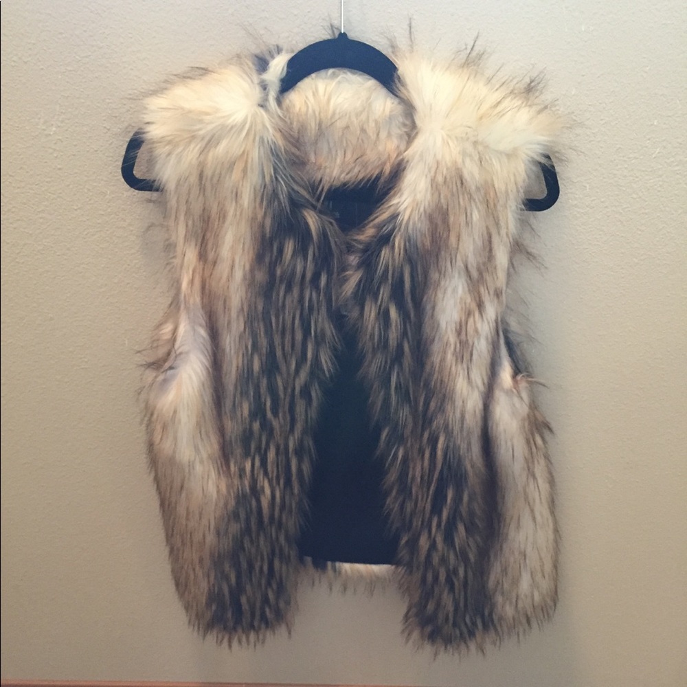 NWOT Faux Fur Vest (Forever 21)
